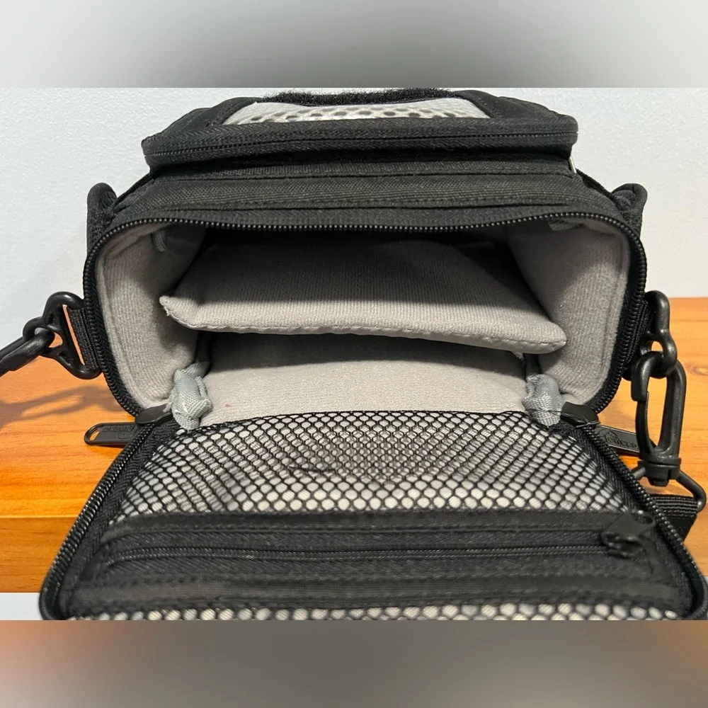 LowePro Edit 110 Digital Video Camera Carry Case Bag Black Crossbody EXCELLENT